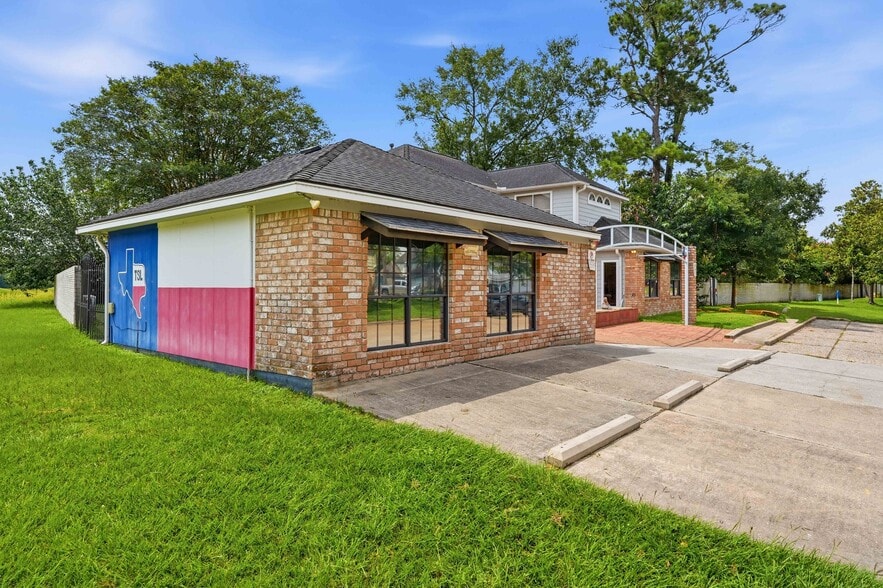 13700 Lakewood Forest Dr, Houston, TX for sale - Building Photo - Image 3 of 36