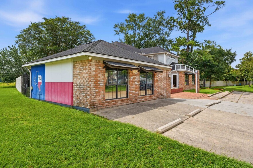 13700 Lakewood Forest Dr, Houston, TX à vendre - Photo du bâtiment - Image 3 de 36