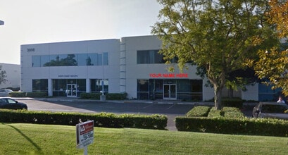 3506 Lake Center Dr, Santa Ana, CA à louer Photo du bâtiment- Image 1 de 1
