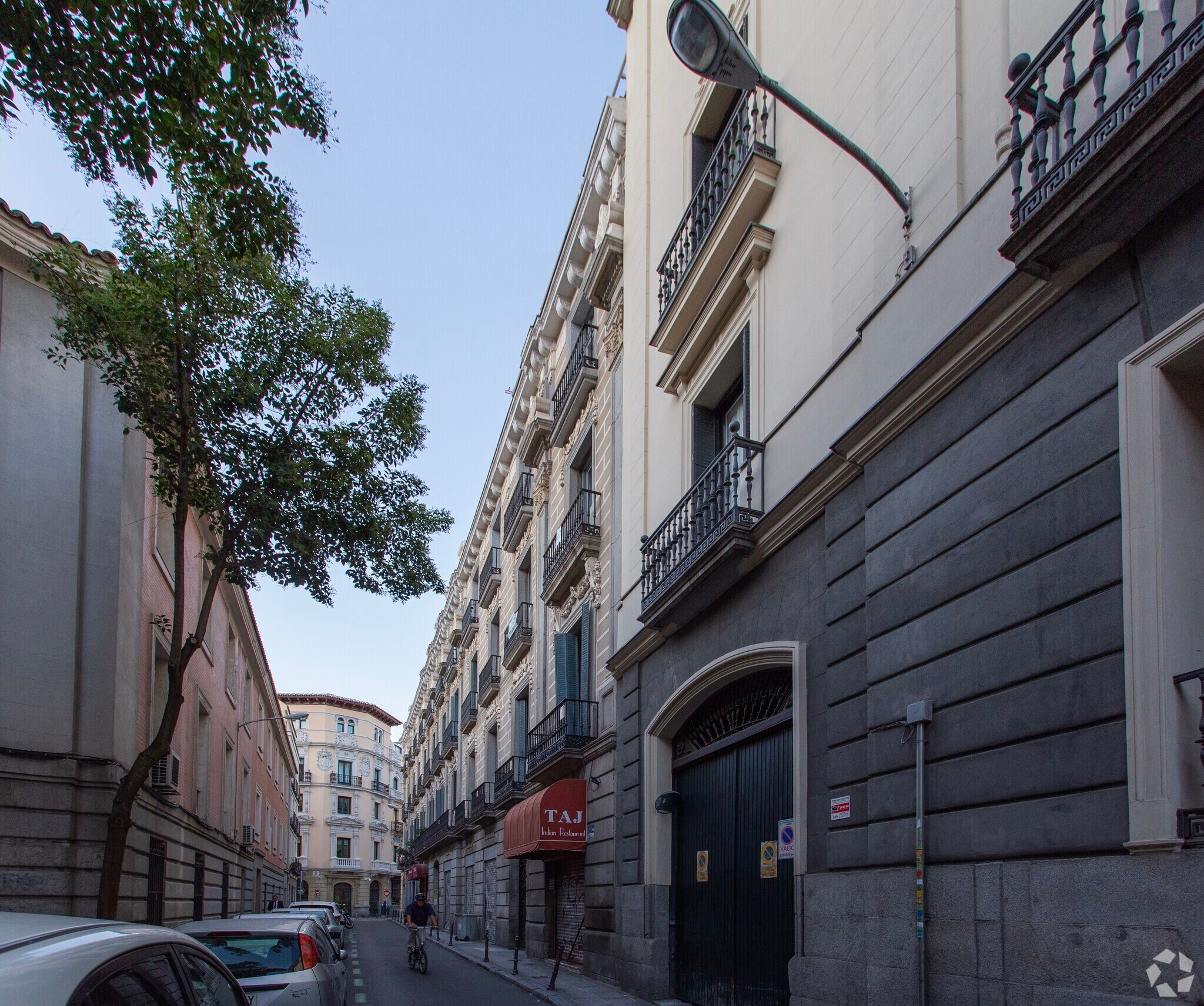 Multifamily in Madrid, Madrid for sale Primary Photo- Image 1 of 2