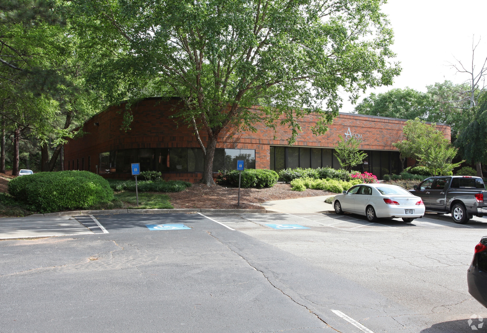 2455 Meadowbrook Pky, Duluth, GA for lease Primary Photo- Image 1 of 9