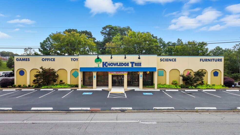 825 North University Avenue, Little Rock, AR à louer - Photo du bâtiment - Image 2 de 50