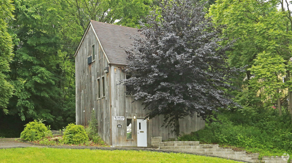 206 Clairton Blvd, Pittsburgh, PA à vendre - Photo principale - Image 1 de 2