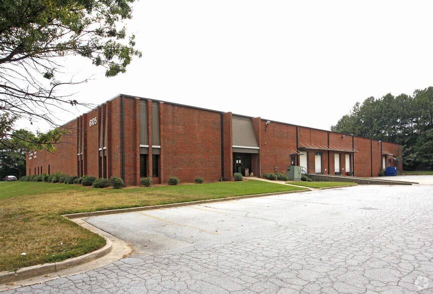 6105 Duquesne Dr SW, Atlanta, GA à louer - Photo du bâtiment - Image 3 de 3