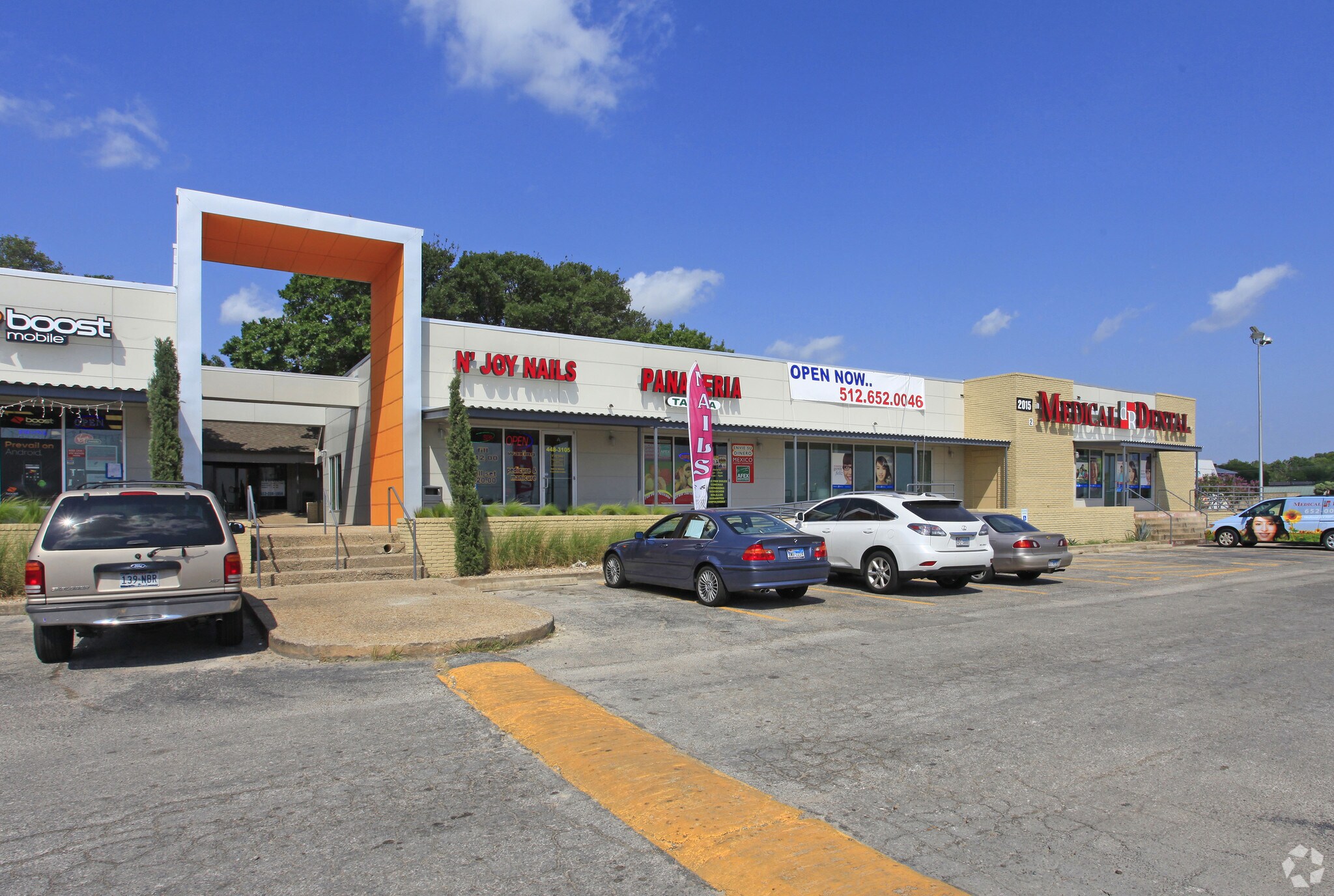 2015 E Riverside Dr, Austin, TX à louer Photo du bâtiment- Image 1 de 13