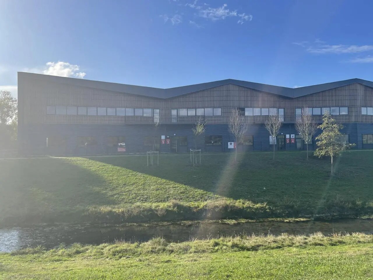 Flex in Moissy-Cramayel for sale Building Photo- Image 1 of 21