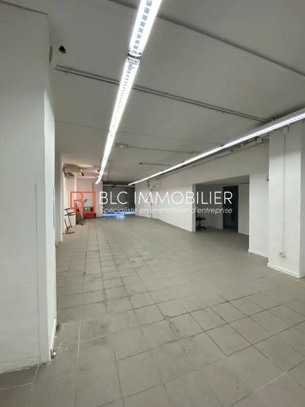 Retail in Marseille for sale Interior Photo- Image 1 of 9