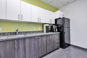 111 Peter St, Toronto, ON à louer Photo intérieure- Image 2 de 5