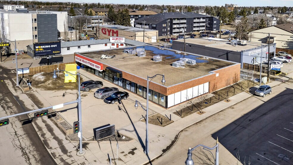 15802 Stony Plain Rd NW, Edmonton, AB à vendre - Photo du bâtiment - Image 3 de 15