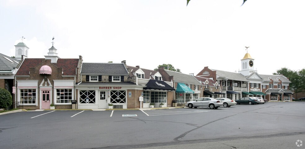 2291-2295 W Market St, Akron, OH for lease - Building Photo - Image 2 of 12