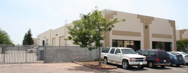 4513 Harlin Dr, Sacramento, CA for lease - Building Photo - Image 3 of 11