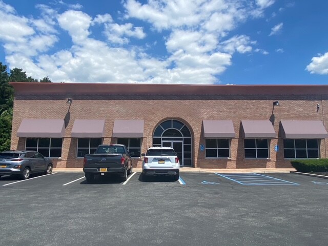 4661 Veterans Memorial Hwy, Holbrook, NY for lease Building Photo- Image 1 of 2