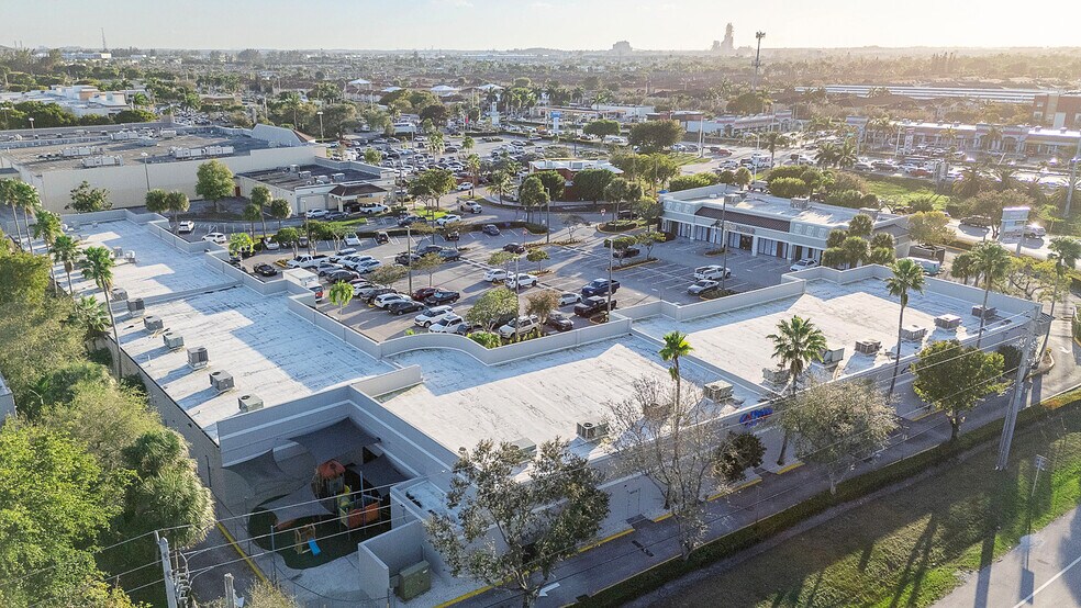 3300-3320 W 84th St, Hialeah, FL à louer - Aérien - Image 3 de 19