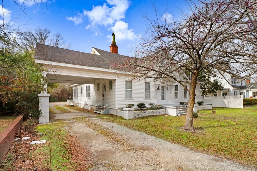 1206 E Ash St, Goldsboro, NC à vendre - Photo du bâtiment - Image 3 de 19