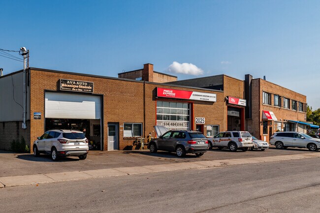 Plus de détails pour 6265-6277 Rue Saint-Jacques, Montréal, QC - Flex à vendre