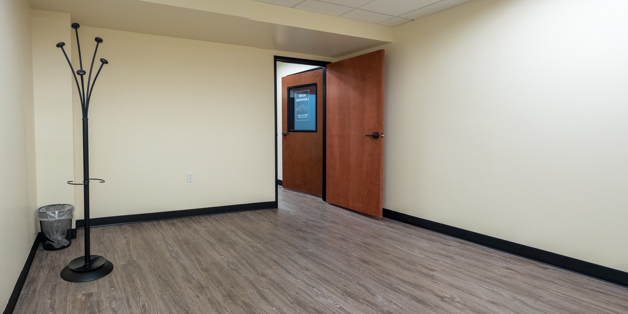 1717 NE 42nd Ave, Portland, OR for lease Interior Photo- Image 1 of 7