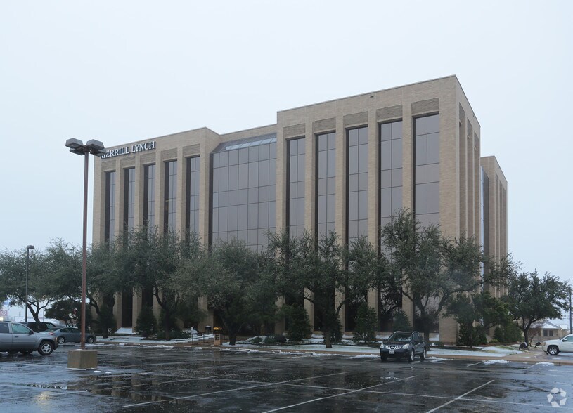 2 Village Dr, Abilene, TX à louer - Photo du bâtiment - Image 3 de 3