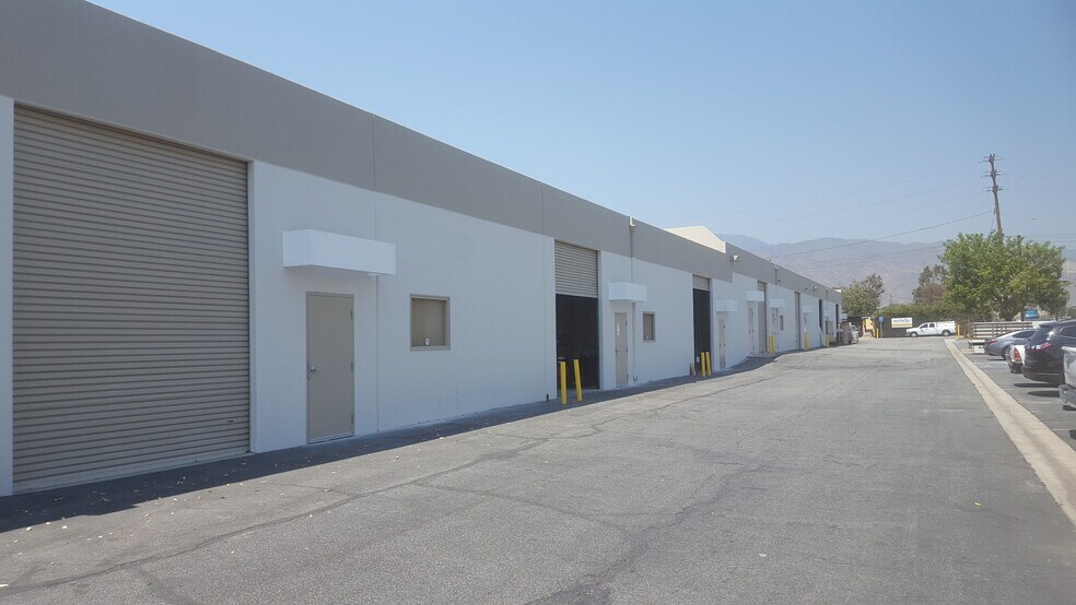 15562 Arrow Hwy, Irwindale, CA à louer - Photo du bâtiment - Image 1 de 8