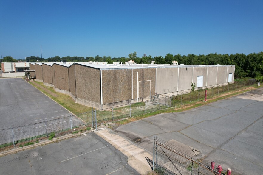 2000 E Roosevelt Rd, Little Rock, AR for sale - Building Photo - Image 2 of 12
