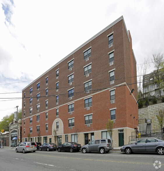 150 Victory Blvd, Staten Island, NY à louer - Photo du bâtiment - Image 2 de 5