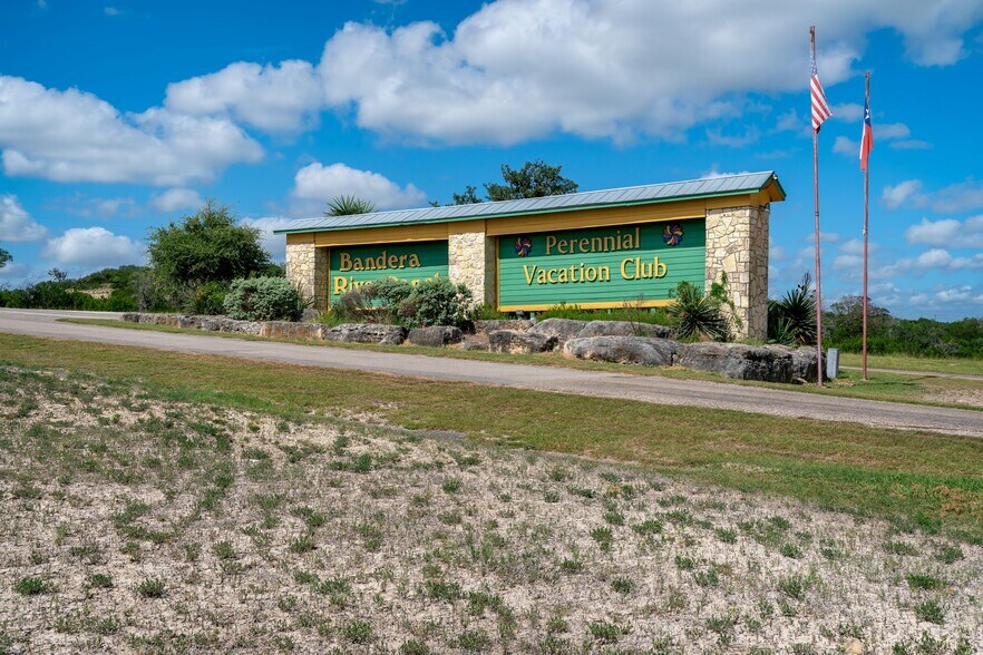 0000 S TX Hwy Bandera River Rnch, Bandera, TX à vendre - Photo du bâtiment - Image 3 de 42