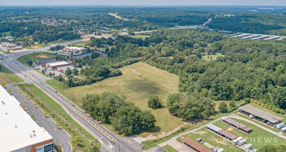 944 Gainesville Hwy, Buford, GA à vendre - Photo du bâtiment - Image 2 de 3