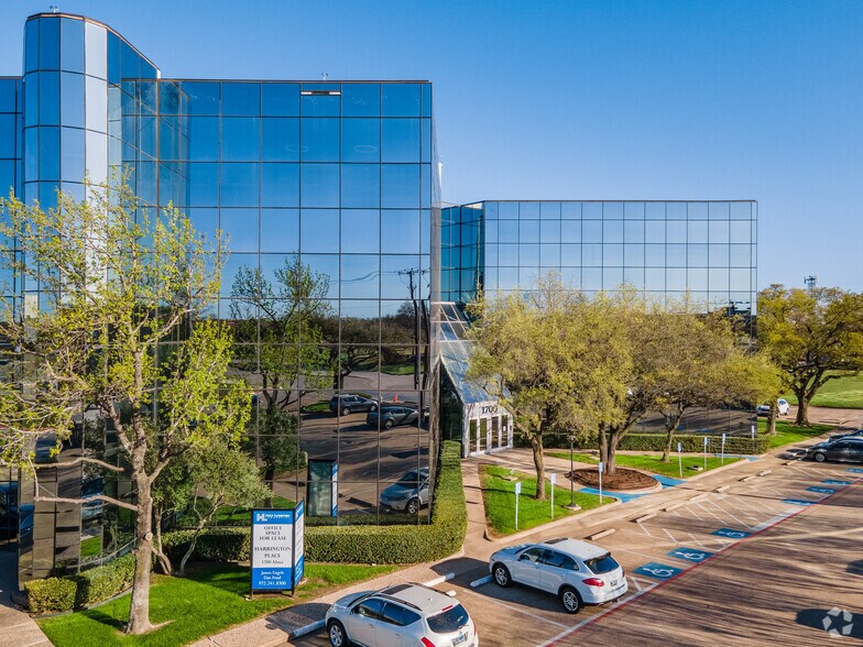 1700 Alma Dr, Plano, TX à louer - Photo du bâtiment - Image 3 de 11
