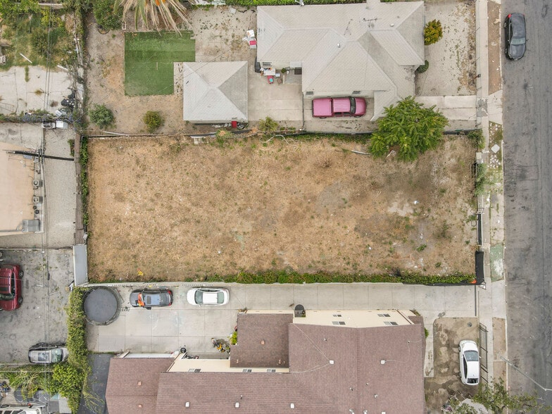 132 E 119th St, Los Angeles, CA à vendre - Photo du bâtiment - Image 2 de 16