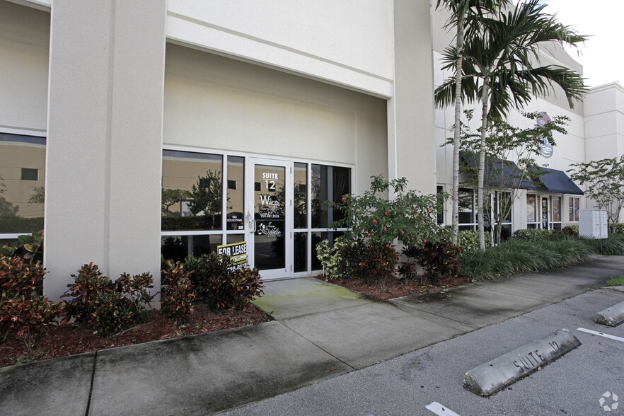 2450 W Sample Rd, Pompano Beach, FL for lease - Building Photo - Image 2 of 8