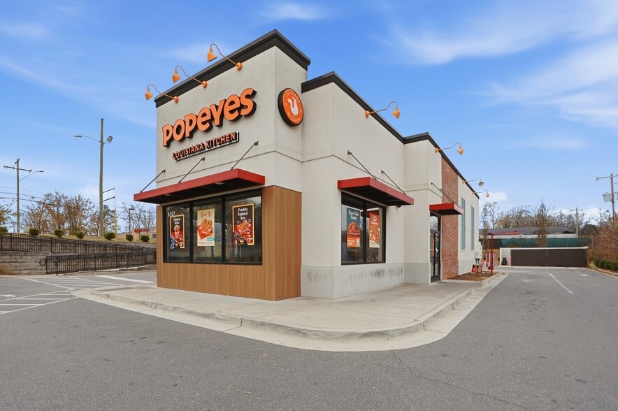 6113 The Plaza Charlotte, NC 28215, Charlotte, NC for sale - Building Photo - Image 3 of 22