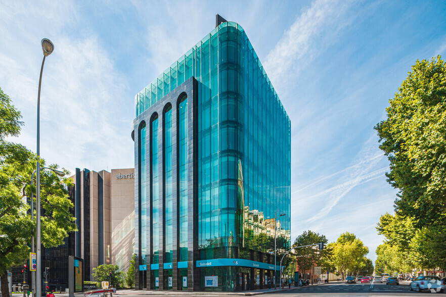 Paseo Castellana, 41, Madrid, Madrid à louer - Photo principale - Image 1 de 7