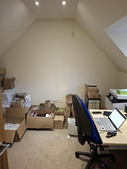 Bridge St, Godalming for lease - Building Photo - Image 2 of 4