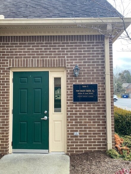 659 Emory Valley Rd, Oak Ridge, TN for lease - Building Photo - Image 2 of 23