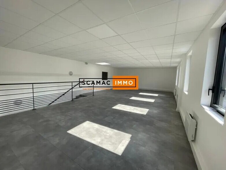 Industrial in Aubergenville for sale - Interior Photo - Image 2 of 4