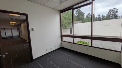 4002-4014 148th Ave NE, Redmond, WA for lease Building Photo- Image 1 of 10