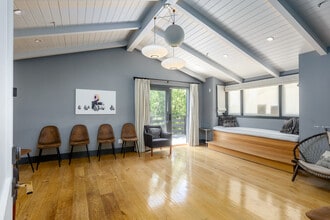 1746 Abbot Kinney Blvd, Venice, CA for lease Interior Photo- Image 1 of 8
