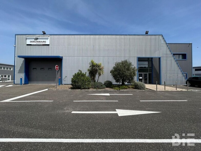 Flex in Saint-Jean-d'Illac for lease - Building Photo - Image 2 of 16