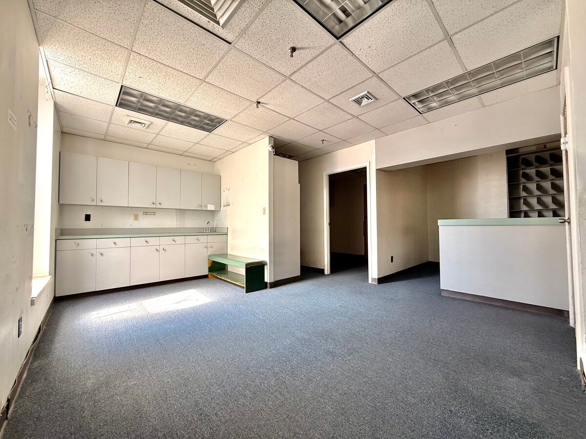 7-8 Chatham Sq, New York, NY 10038 - Unit 704 -  - Interior Photo - Image 2 of 9