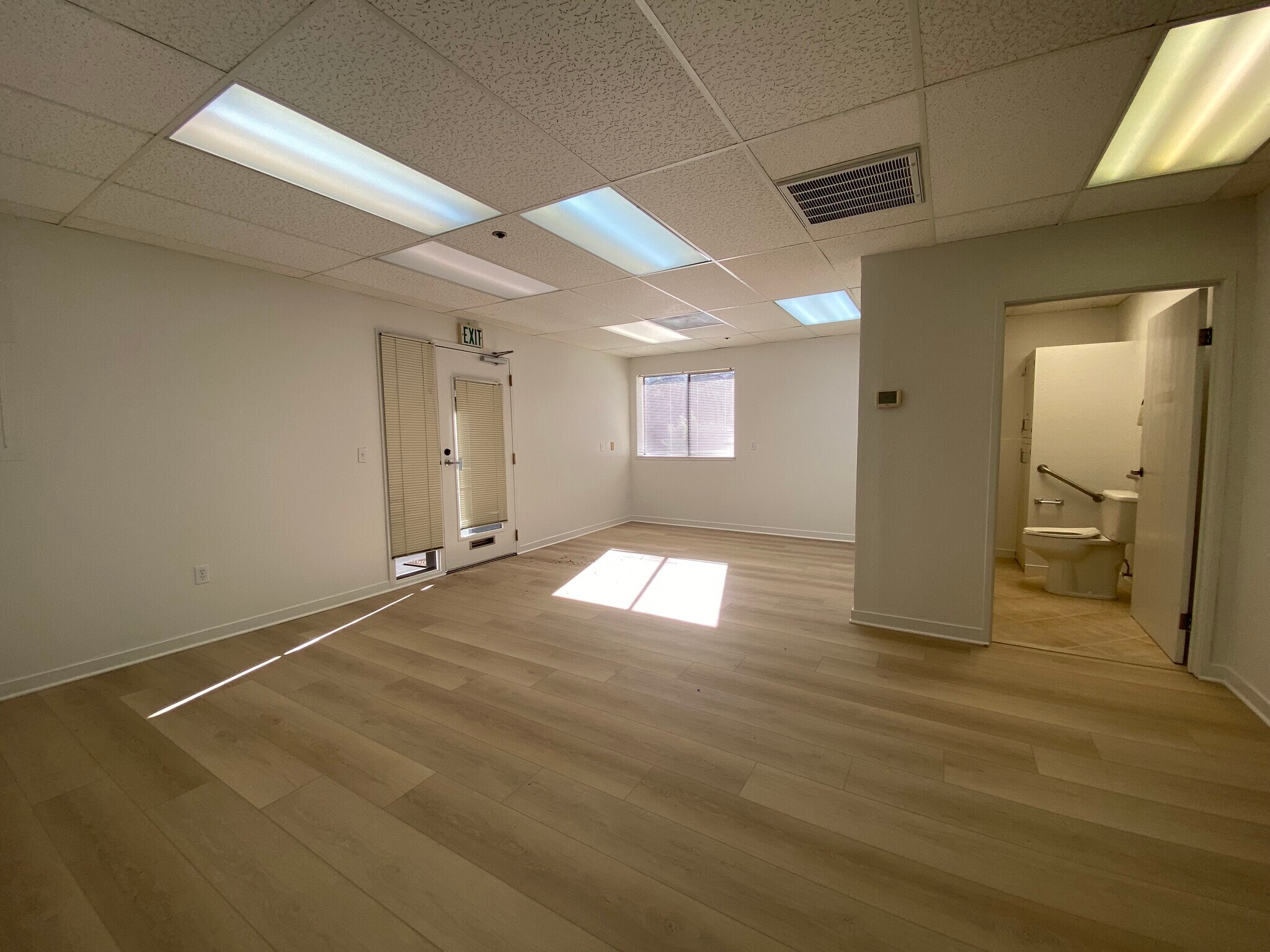 100 Professional Center Dr, Novato, CA for lease Building Photo- Image 1 of 6