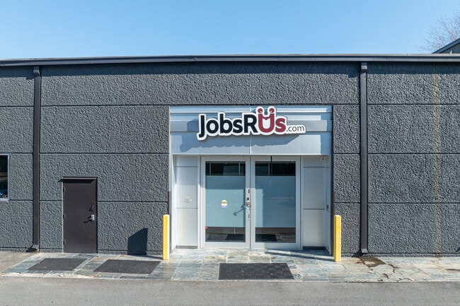 More details for 710 Morgan Falls Rd, Atlanta, GA - Office for Sale