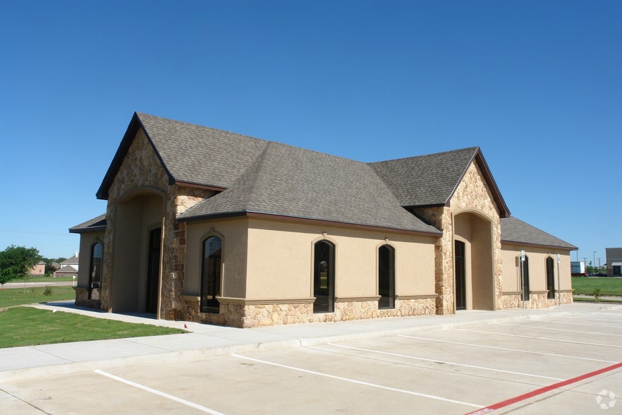50 Forest Mill Trl, Mansfield, TX for lease - Building Photo - Image 3 of 11