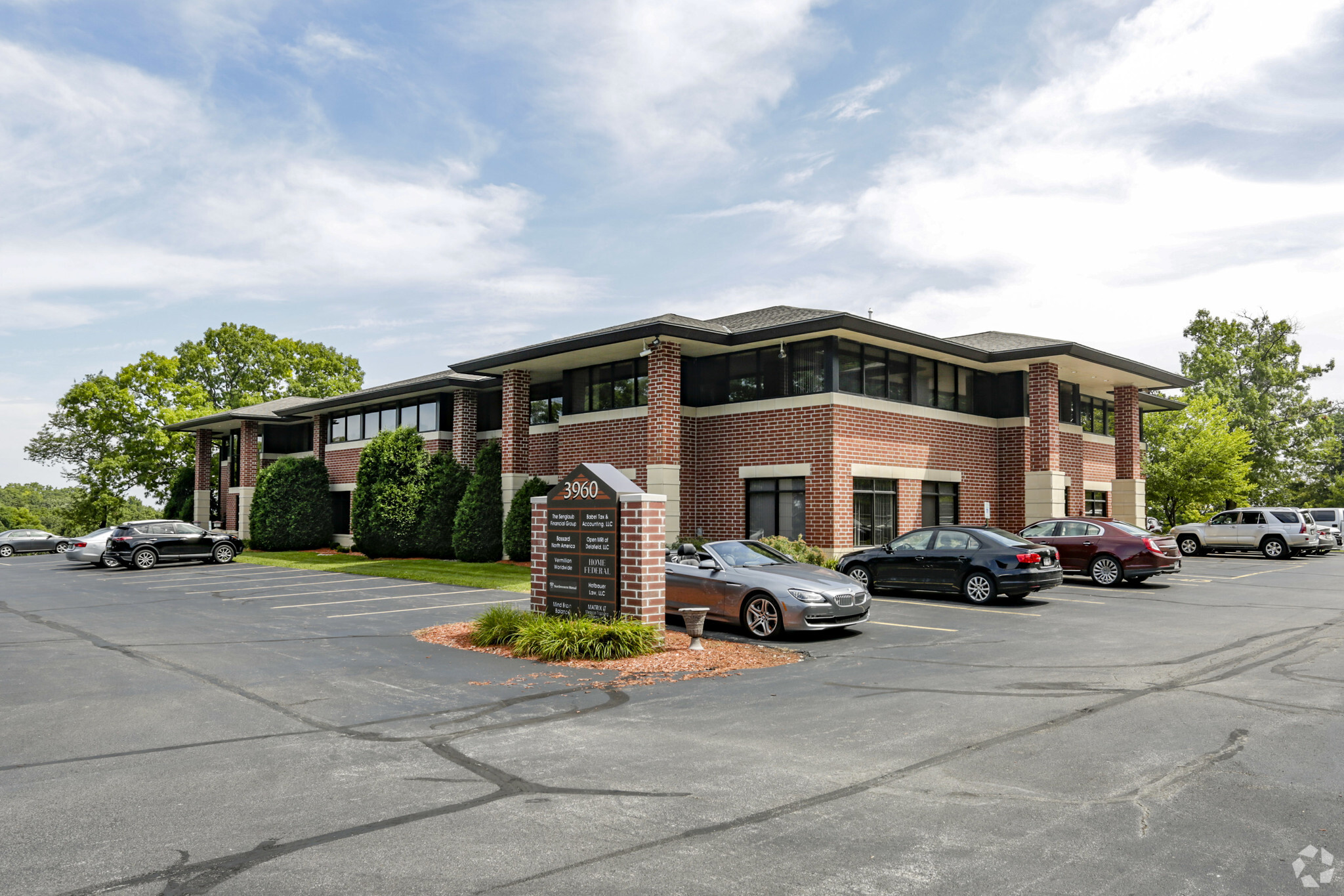 3960-3962 Hillside Dr, Delafield, WI for sale Primary Photo- Image 1 of 1