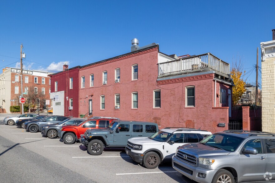 3301 Foster Ave, Baltimore, MD à vendre - Photo du bâtiment - Image 2 de 2