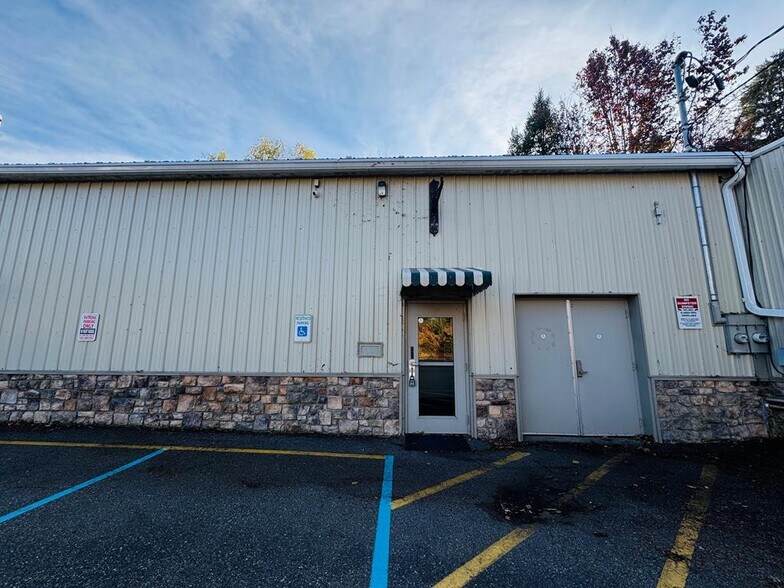 8 Main St, Towanda, PA à louer - Photo du bâtiment - Image 3 de 24