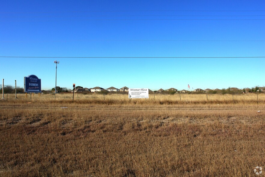 9085 E Tx-1604-loop Fwy, Converse, TX à vendre - Photo du bâtiment - Image 2 de 3