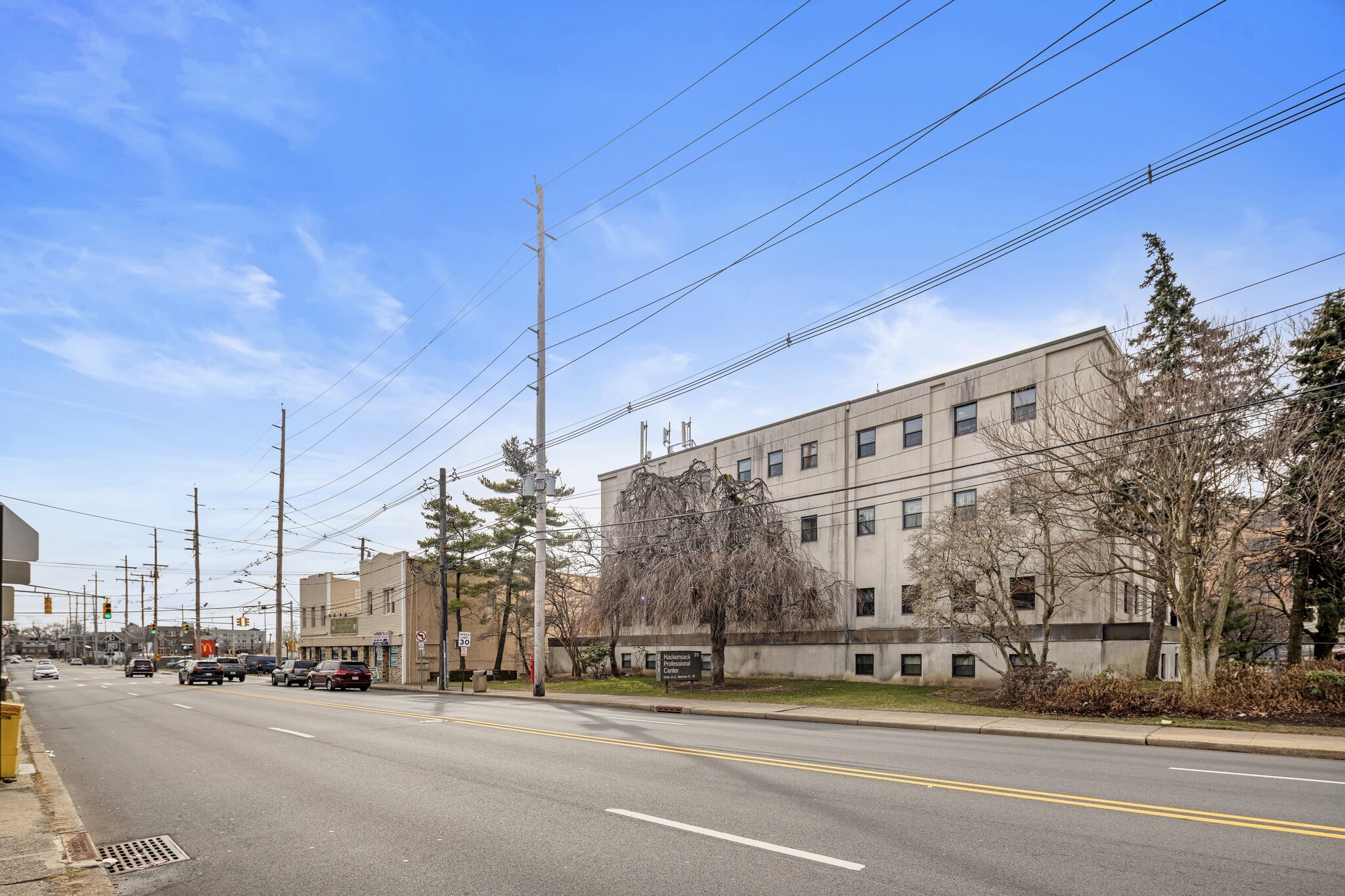 211 Essex St, Hackensack, NJ for lease Primary Photo- Image 1 of 37