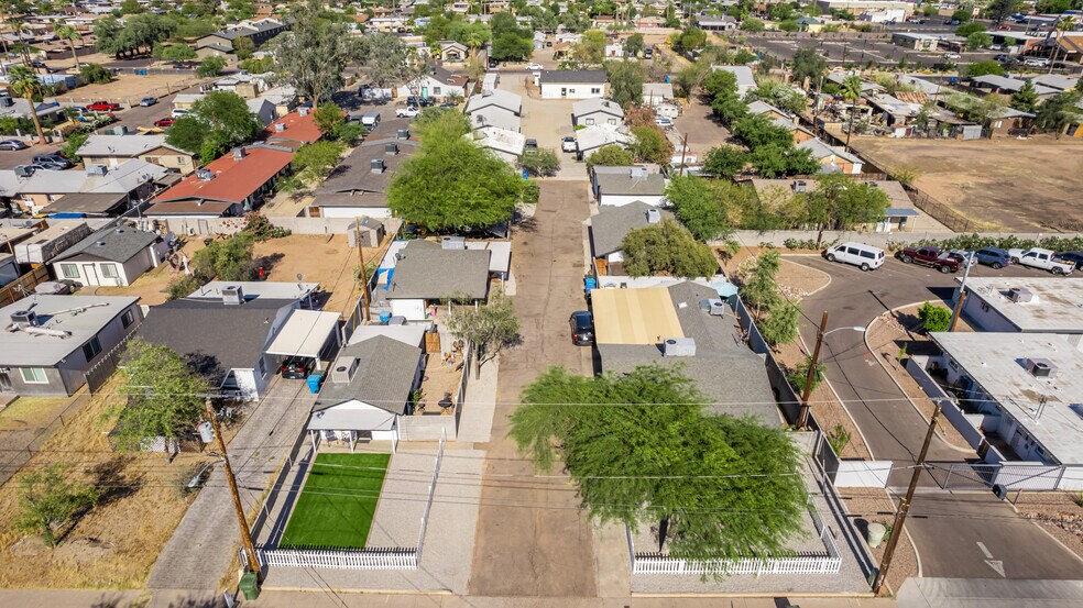 1801 N 25th Pl, Phoenix, AZ à vendre - Photo du bâtiment - Image 3 de 44