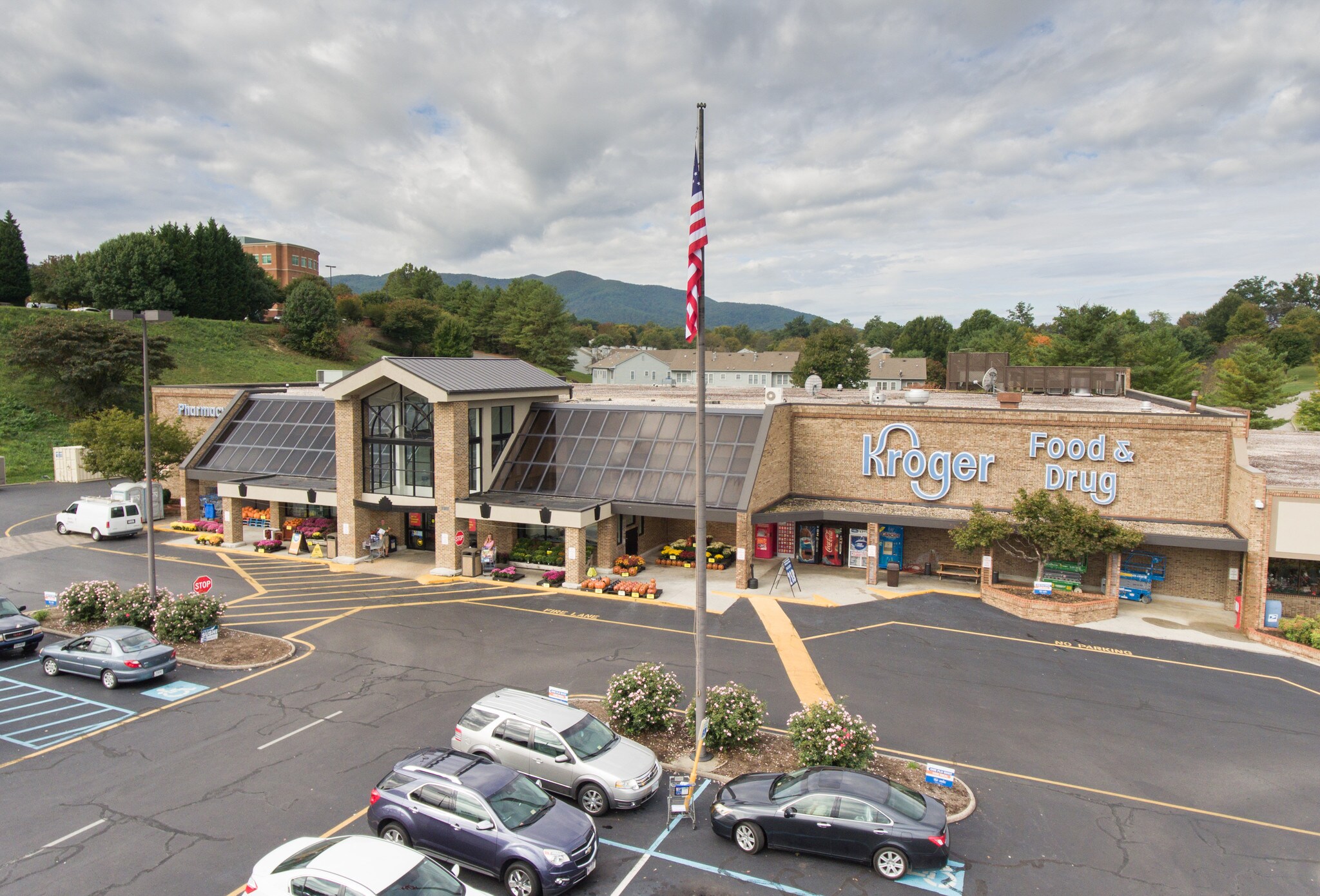 1923 Electric Rd, Salem, VA for lease Building Photo- Image 1 of 6