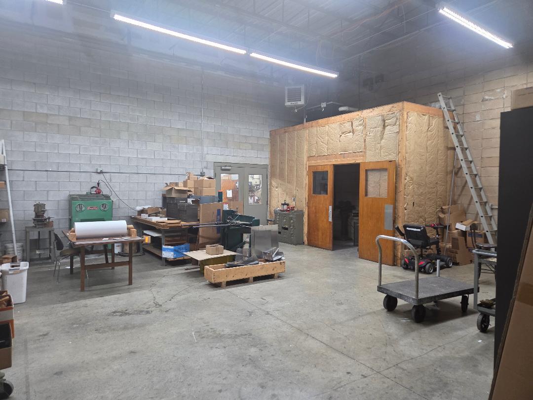 22 Robert Bonazzoli Ave, Hudson, MA à louer Photo du bâtiment- Image 1 de 11