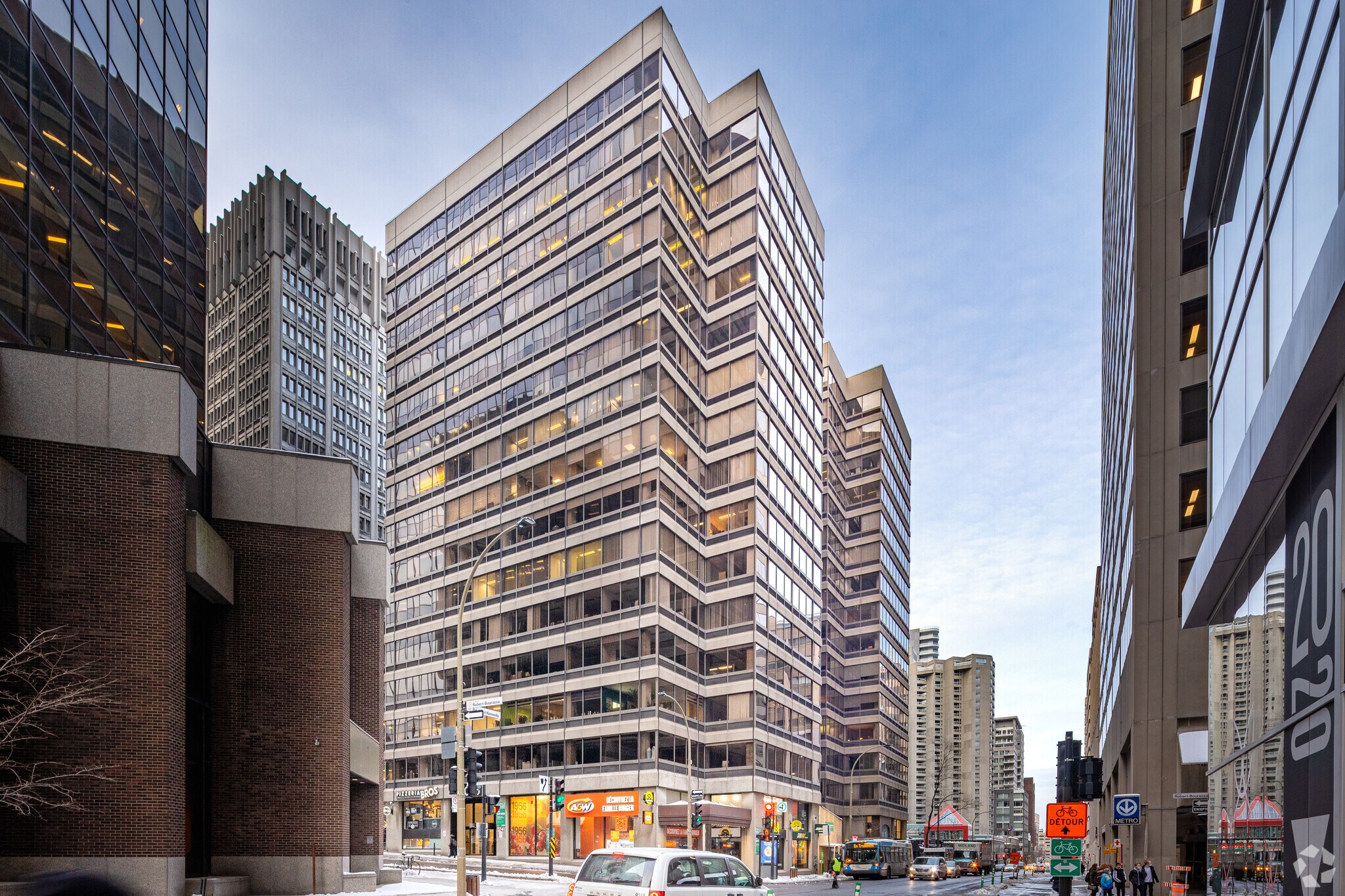 2075-2077 Boul Robert-Bourassa, Montréal, QC à vendre Photo du bâtiment- Image 1 de 1